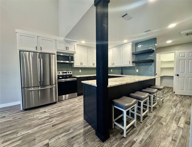 608 Mason Drive, Seven Points, TX 75143