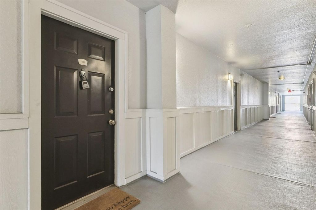 Image 2 of property listing at 202 E SOUTH STREET 4049, Orlando, FL 32801