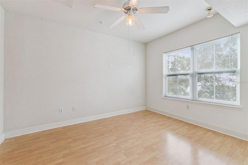 Image 15 of property listing at 202 E SOUTH STREET 4049, Orlando, FL 32801