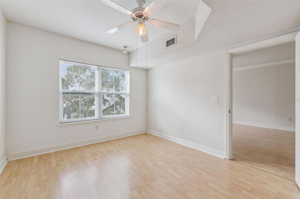 Image 16 of property listing at 202 E SOUTH STREET 4049, Orlando, FL 32801