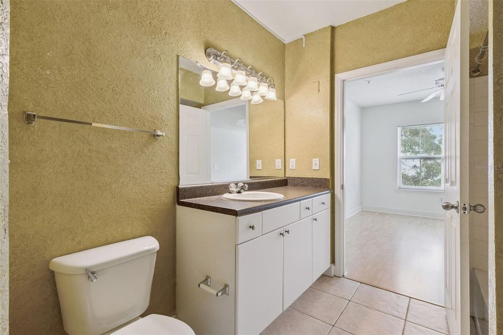 Image 19 of property listing at 202 E SOUTH STREET 4049, Orlando, FL 32801