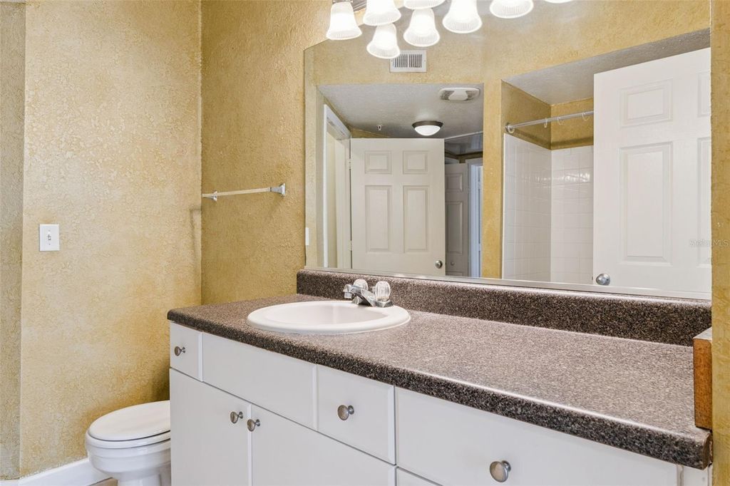 Image 20 of property listing at 202 E SOUTH STREET 4049, Orlando, FL 32801