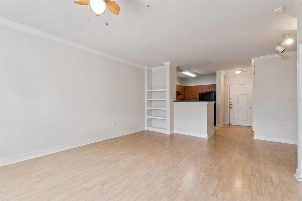 Image 3 of property listing at 202 E SOUTH STREET 4049, Orlando, FL 32801