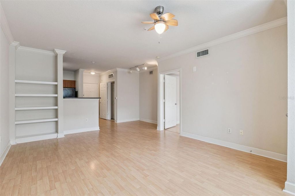 Image 4 of property listing at 202 E SOUTH STREET 4049, Orlando, FL 32801