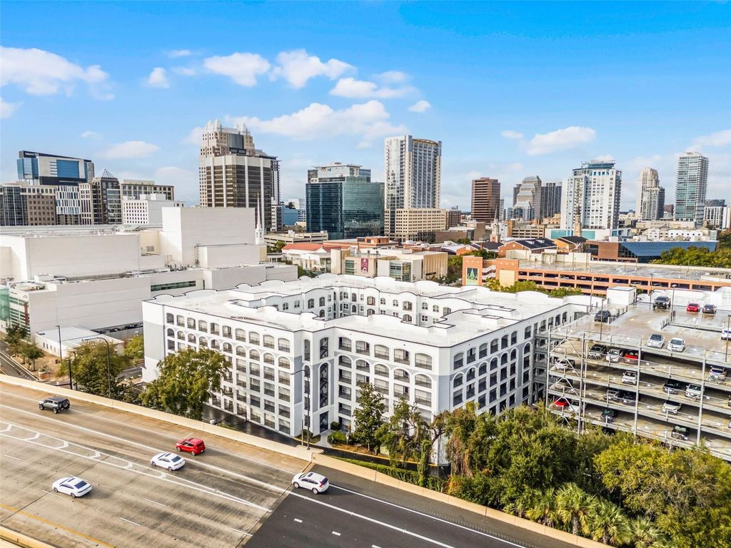 Image 33 of property listing at 202 E SOUTH STREET 4049, Orlando, FL 32801