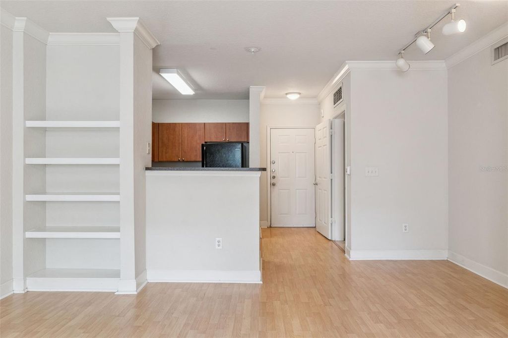 Image 6 of property listing at 202 E SOUTH STREET 4049, Orlando, FL 32801