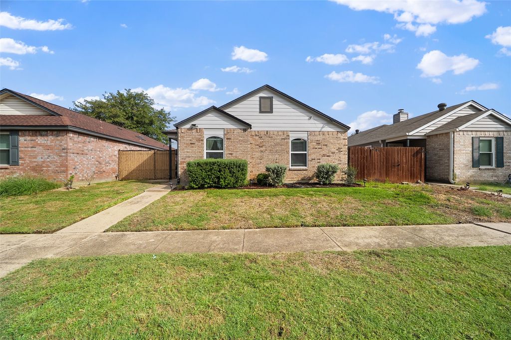 2313 Markland Street, Irving, TX 75060