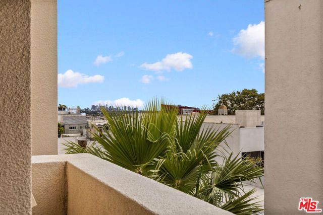 930 N Doheny Drive 317, West Hollywood, CA 90069