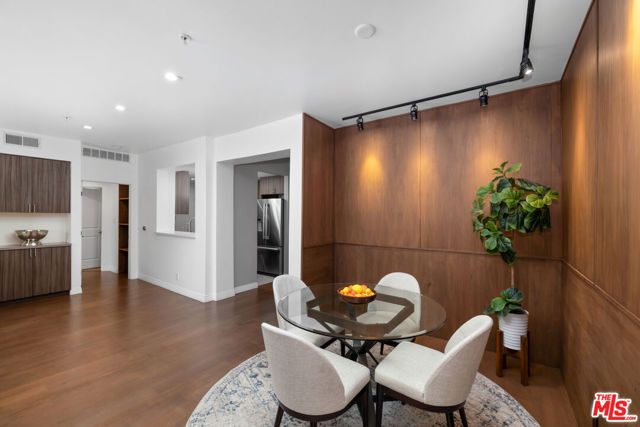 930 N Doheny Drive 317, West Hollywood, CA 90069