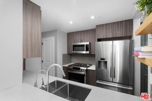 930 N Doheny Drive 317, West Hollywood, CA 90069