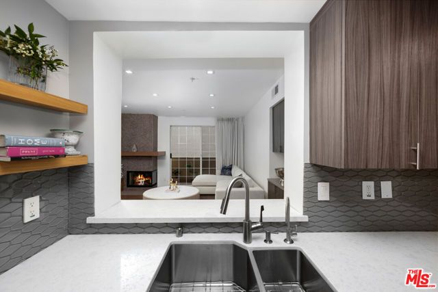 930 N Doheny Drive 317, West Hollywood, CA 90069