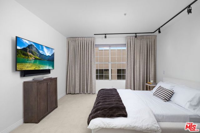 930 N Doheny Drive 317, West Hollywood, CA 90069