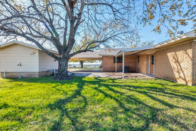 1992 N US Highway 287, Decatur, TX 76234