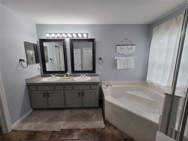 930 OXFORD DRIVE, Davenport, FL 33897