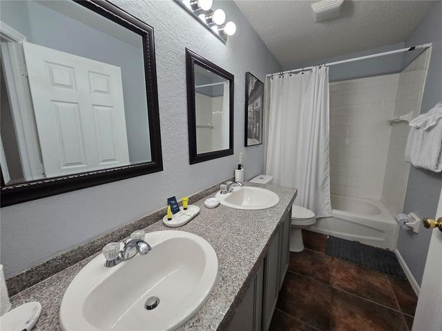 930 OXFORD DRIVE, Davenport, FL 33897