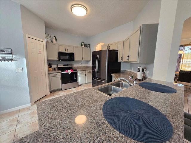 930 OXFORD DRIVE, Davenport, FL 33897