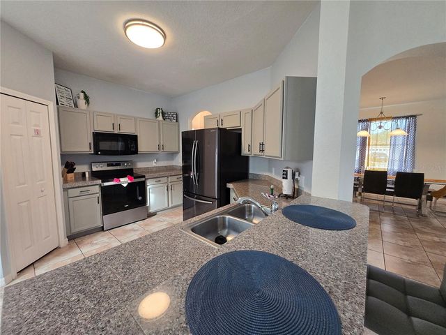 930 OXFORD DRIVE, Davenport, FL 33897