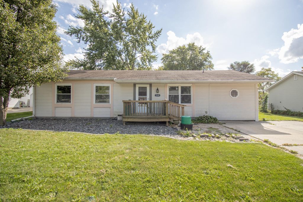 739 Cheyenne Drive, Lowell, IN 46356