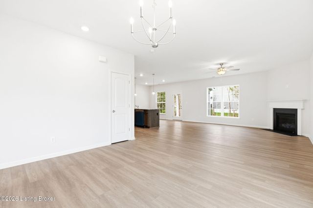 11700 Parkview Pt, Louisville, KY 40229