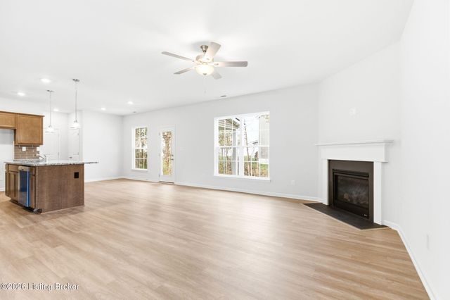 11700 Parkview Pt, Louisville, KY 40229