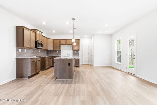 11700 Parkview Pt, Louisville, KY 40229