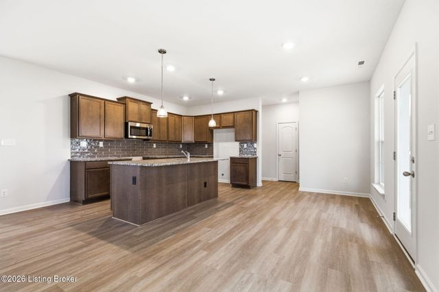 11700 Parkview Pt, Louisville, KY 40229