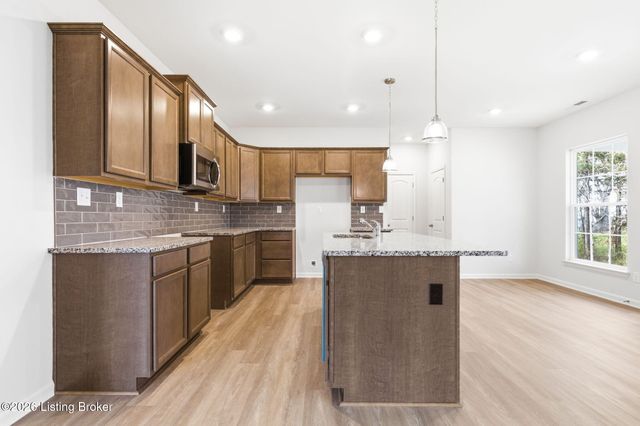 11700 Parkview Pt, Louisville, KY 40229