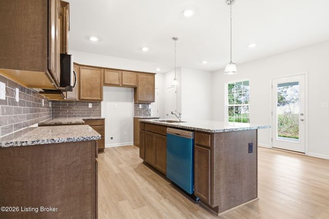 11700 Parkview Pt, Louisville, KY 40229