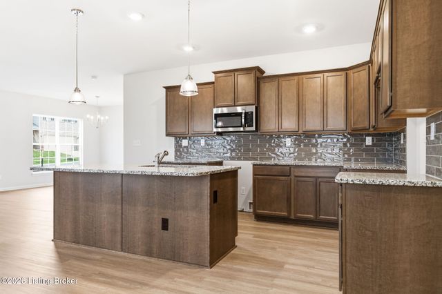 11700 Parkview Pt, Louisville, KY 40229