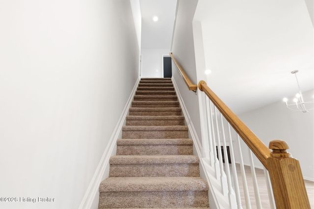 11700 Parkview Pt, Louisville, KY 40229