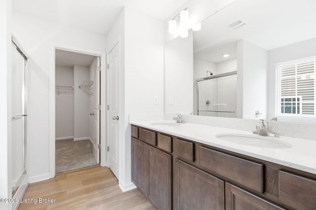 11700 Parkview Pt, Louisville, KY 40229