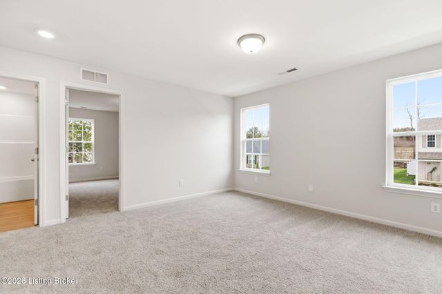 11700 Parkview Pt, Louisville, KY 40229