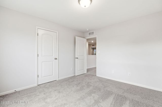 11700 Parkview Pt, Louisville, KY 40229