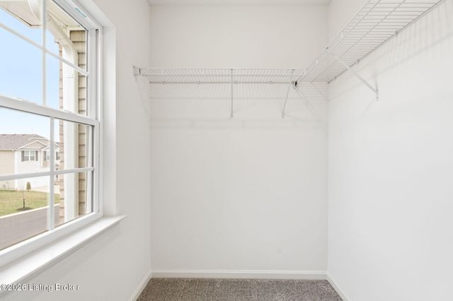 11700 Parkview Pt, Louisville, KY 40229