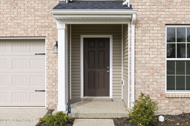 11700 Parkview Pt, Louisville, KY 40229