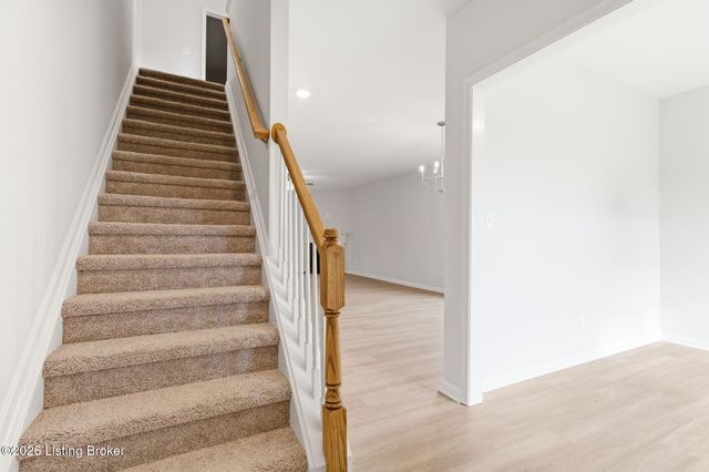 11700 Parkview Pt, Louisville, KY 40229