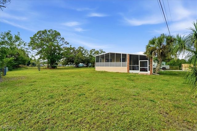 2425 Case LN, North Fort Myers, FL 33917