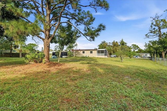 2425 Case LN, North Fort Myers, FL 33917