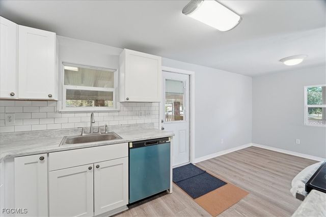 2425 Case LN, North Fort Myers, FL 33917