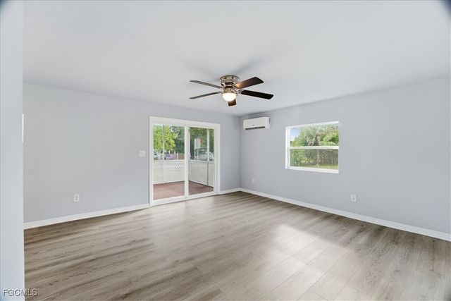 2425 Case LN, North Fort Myers, FL 33917