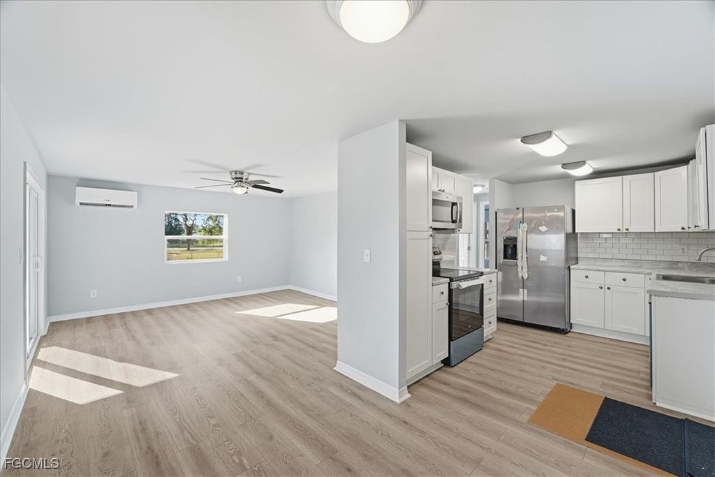 2425 Case LN, North Fort Myers, FL 33917