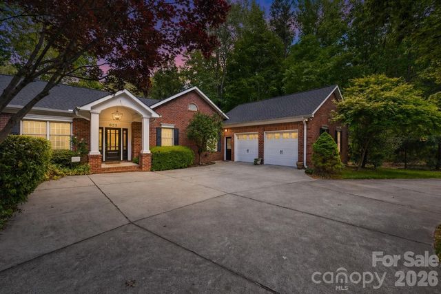 625 Saint Andrews Road, Statesville, NC 28625