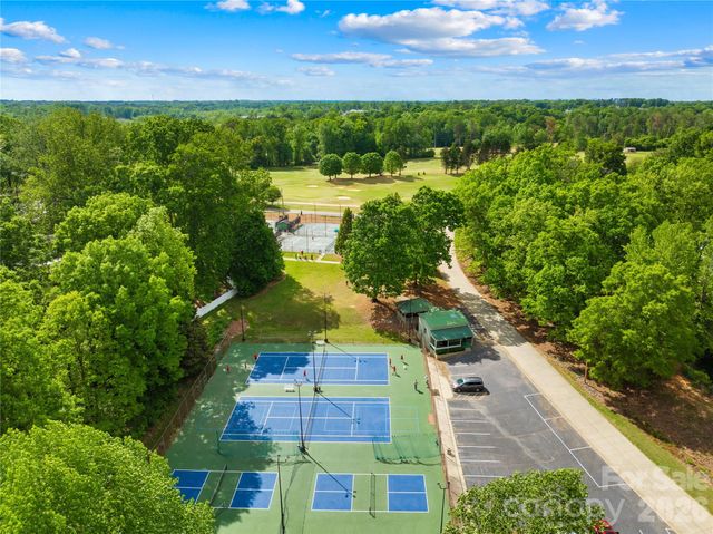 625 Saint Andrews Road, Statesville, NC 28625