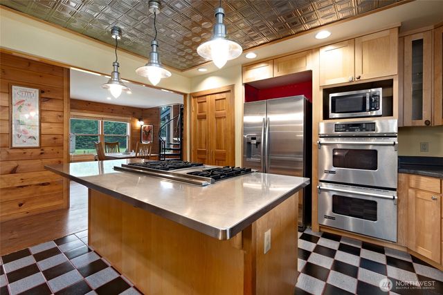 5410 SW 244th Street, Vashon, WA 98070