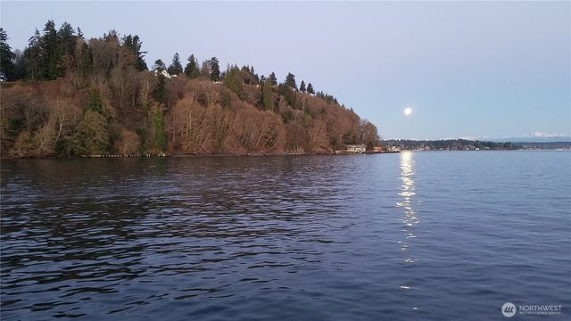 5410 SW 244th Street, Vashon, WA 98070