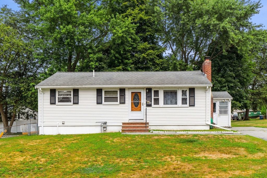 6 Carol Ann Rd, Tewksbury, MA 01876