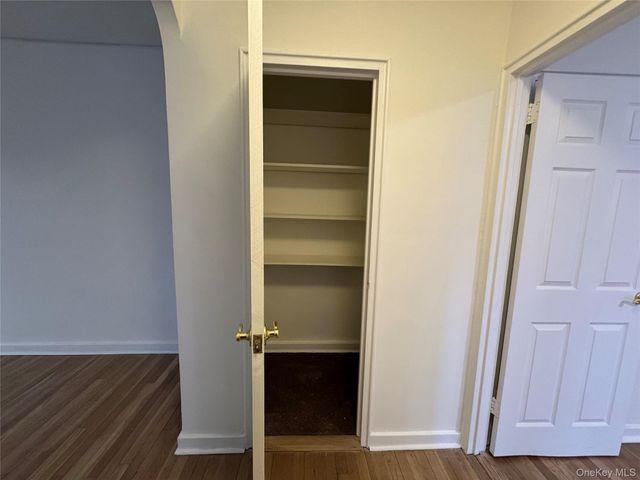 6735 Yellowstone Boulevard 3R, Forest Hills, NY 11375