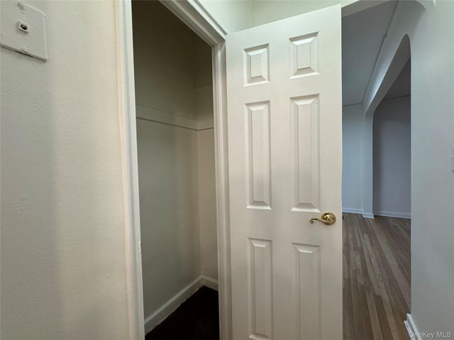 6735 Yellowstone Boulevard 3R, Forest Hills, NY 11375