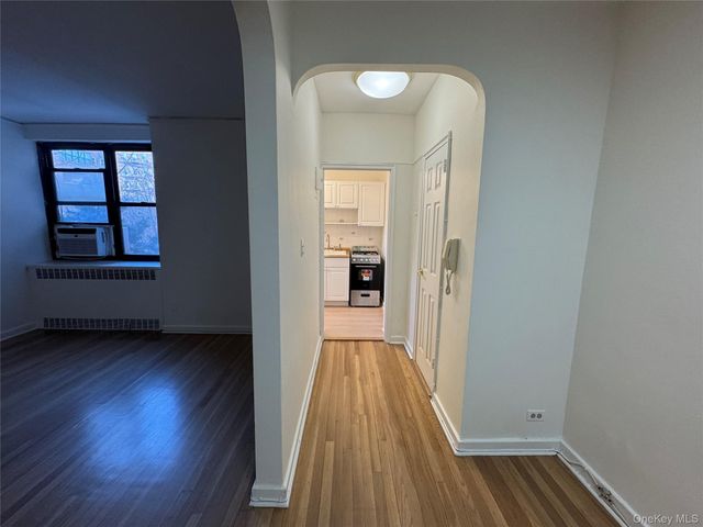 6735 Yellowstone Boulevard 3R, Forest Hills, NY 11375