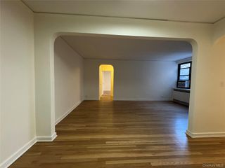 6735 Yellowstone Boulevard 3R, Forest Hills, NY 11375